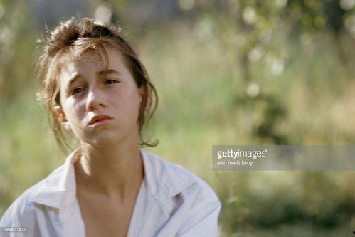 不害臊的姑娘,勇敢直面生活的真我风采